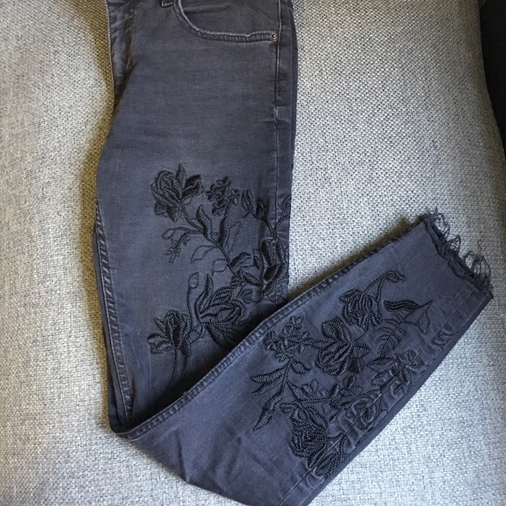 Zara Grey Floral Embroidered Skinny Ankle Jeans